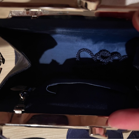 Small Purse - Picture 5 of 5